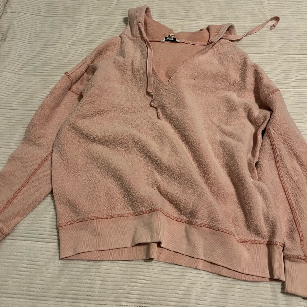 Pink American eagle sweatshirt 
Size S 
Good condition